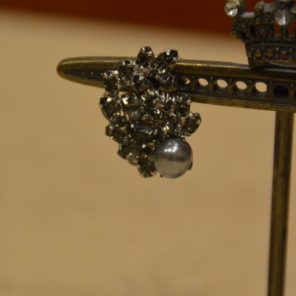 HAUTE COUTURE SIMAN TU BLACK GRAY FLORAL CLUSTER STATEMENT CRYSTAL PEARL EARRING - Picture 4 of 15